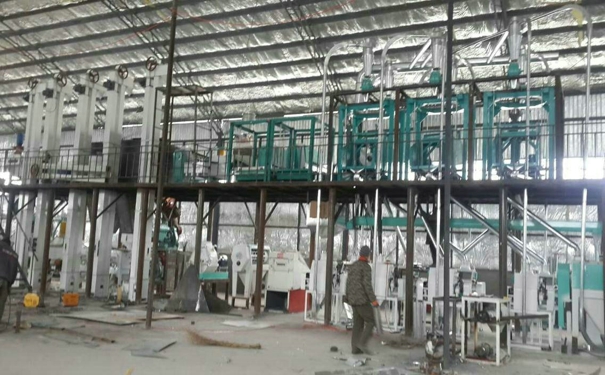  How much does it cost to open a corn processing plant? Briefly describe the function of flour mill in complete corn processing equipment